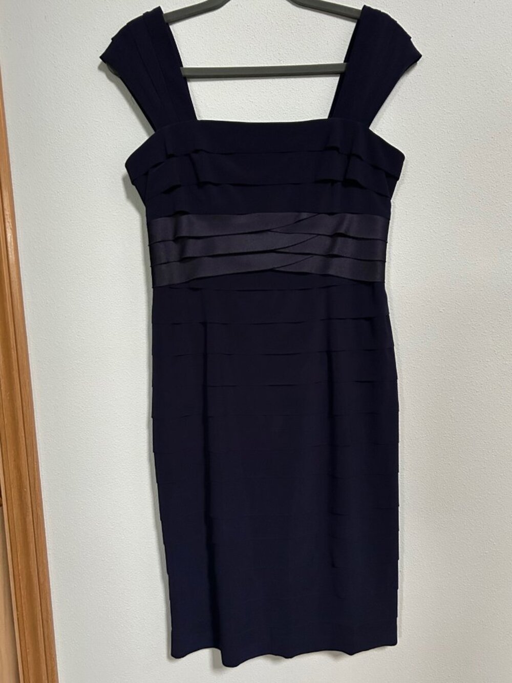 Jones Wear Dress Navy Tiered Lined Sz 4